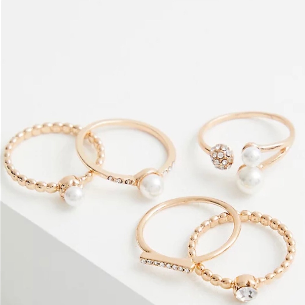 TORRID GOLD FAUX PEARL RING SET OF 5 SIZE 9